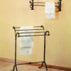 AR-109 Toallero soporte pared B.700mm - H.260mm - P.185mm